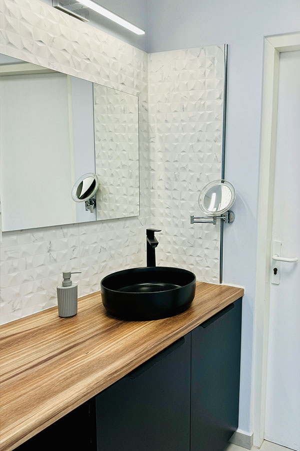 Lavabo accueil des patients  - Cabinet Dentaire Les Dauphins - Baie-Mahault - Guadeloupe