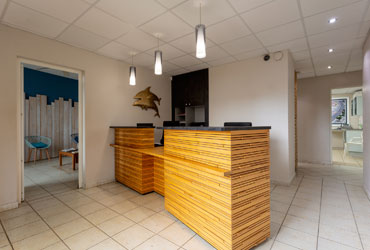Banque d'accueil au Cabinet Dentaire Les Dauphins en Guadeloupe